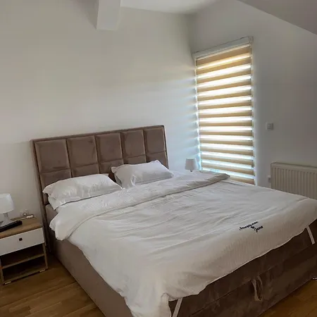 Sky Bor Appartement *